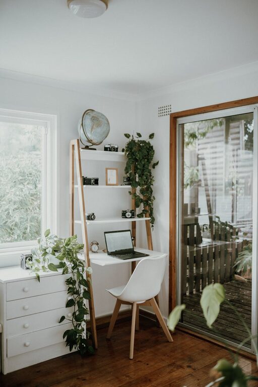 How to Create a Cozy and Inviting Home Office Space